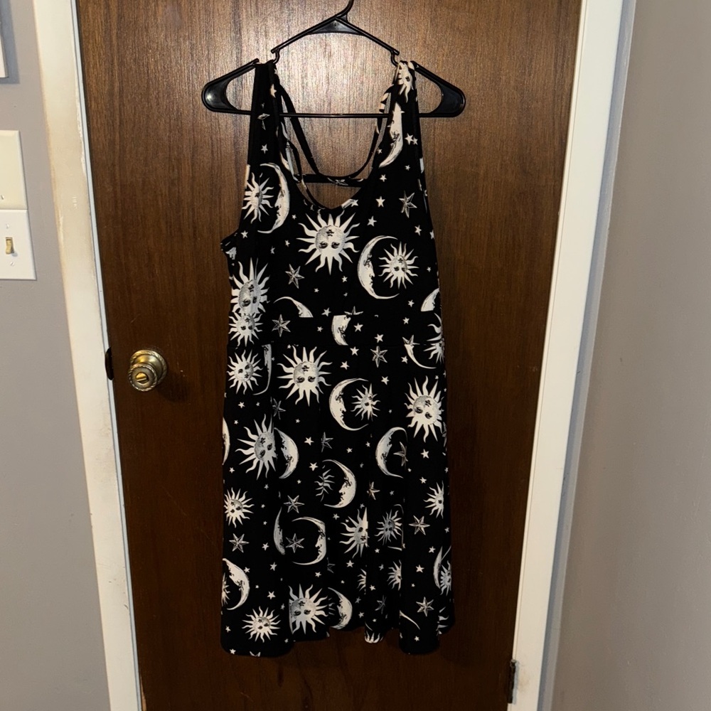 Hot Topic Black and White Celestial Dress